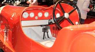 "אלפא רומיאו RL" דגם "ספורט" - מבט לתא הנהג ולוח מחוונים