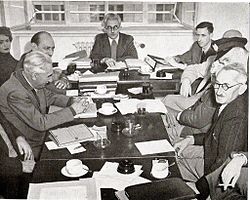 ישיבת ועדת הכלכלה של הכנסת בראשות ח"כ מרדכי בנטוב, בשנת 1952 לערך