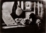 חפצים דוממים באטלייה. נחשב לדאגרוטיפ הראשון או למוקדם ביותר ששרד. צולם על ידי דאגר ב-1837 ושמור כיום במרתפי החברה הצרפתית לצילום בפריז (SFP). עם השנים נעלם המראה והדאגרוטיפ הפך למשטח מונוכרומטי חסר דימוי.